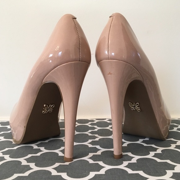 Simply Vera Vera Wang 5” Platform Heels size 8 - Picture 2 of 6